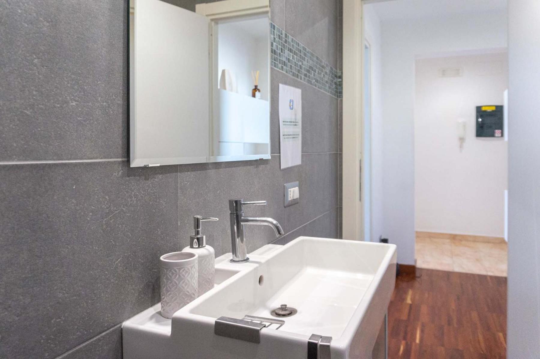 Colosseum Cosy Apartment Close To Metro 로마 외부 사진